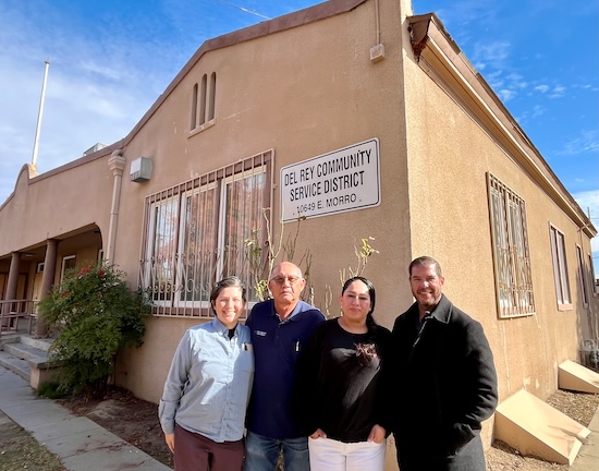 Assemblymember Arambula met with representatives for the Del Rey Community Service District.