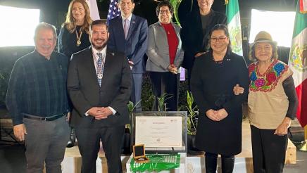 Assemblymember Dr. Joaquin Arambula is seen here in the front row with (from left) his father, former Assemblymember Juan Arambula; General Consul Adriana González Carrillo; and Dolores Huerta, co-founder of the United Farm Workers and civil rights activist. In the top row are Lupita Lomeli, Host of Univision 21’s Despierta Valle Central; Saúl Jiménez-Sandoval, President of Fresno State; Margarita Rocha, Executive Director of Centro La Familia Advocacy Services; and Raul Moreno, Executive Director of the Mo